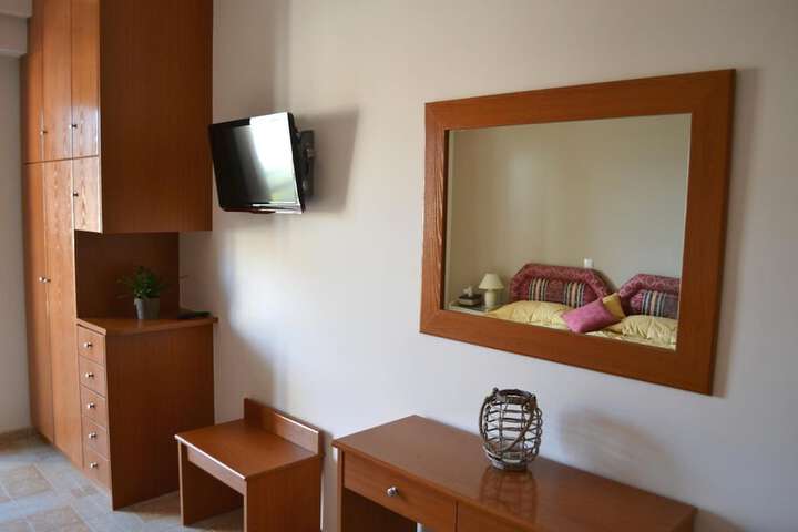 Room 17 of 60