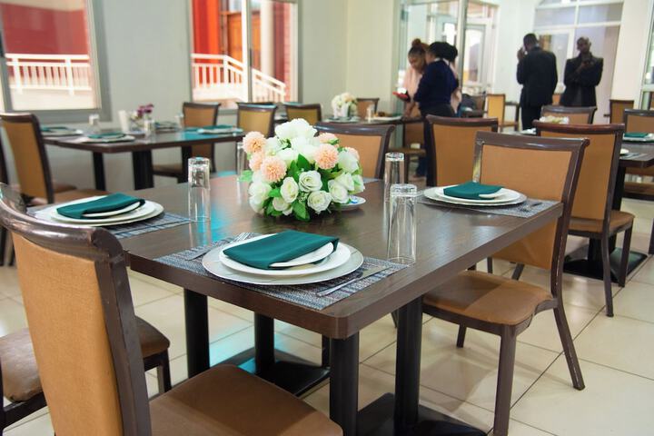 Dining 54 of 75