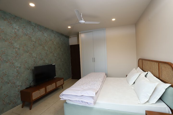 Room 3 of 58