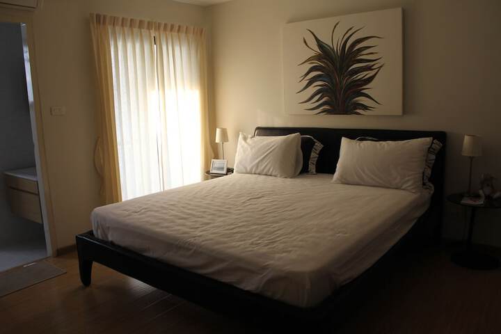 Room 4 of 42