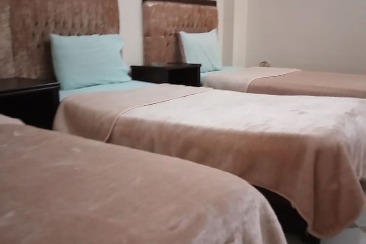 Room 6 of 25