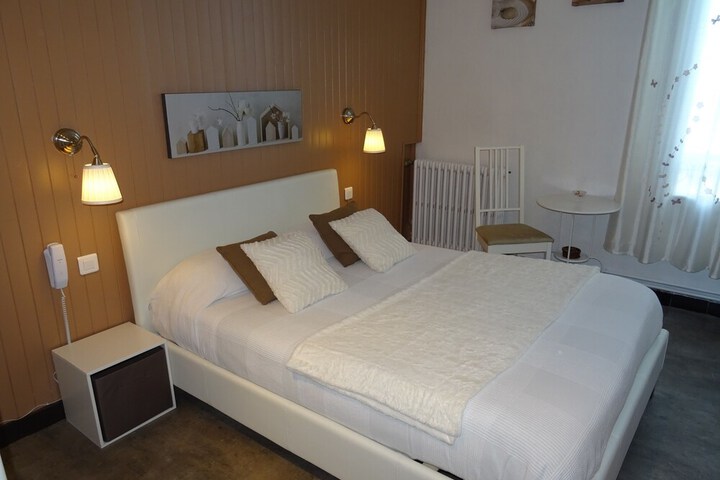 Room 9 of 22