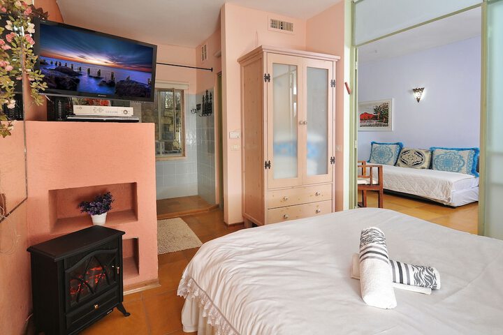 Room 5 of 37