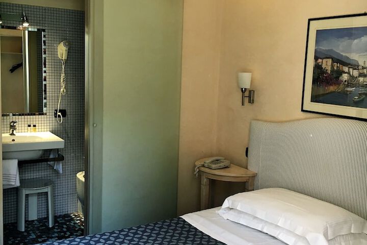 Room 7 of 60