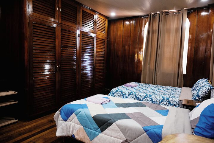 Room 32 of 62