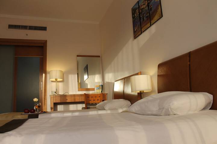 Room 4 of 50