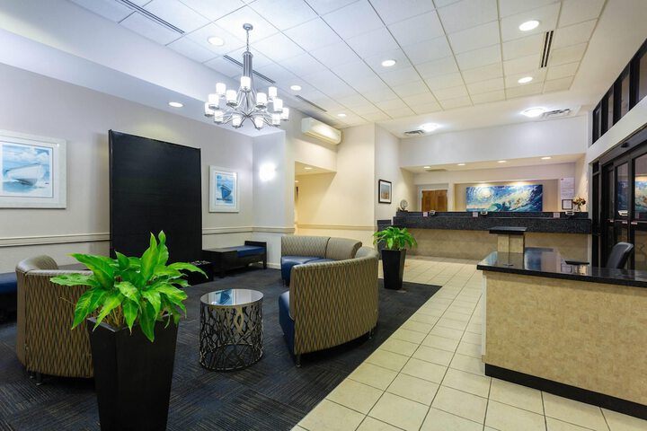 Entrance & Lobby
