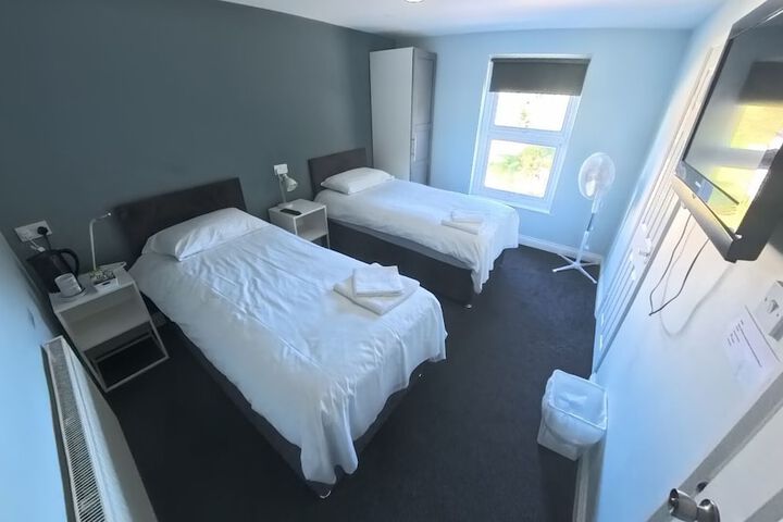 Room 4 of 24