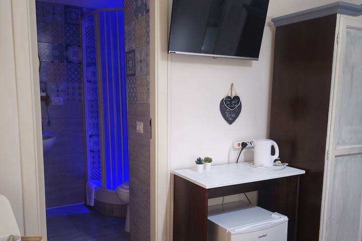 Room 18 of 42