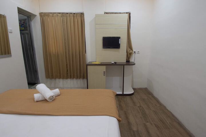 Room 10 of 26