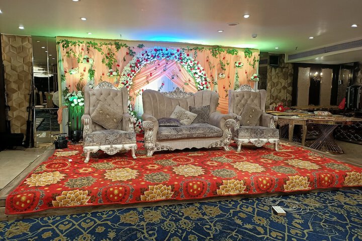 Ballroom/Hall 53 of 82