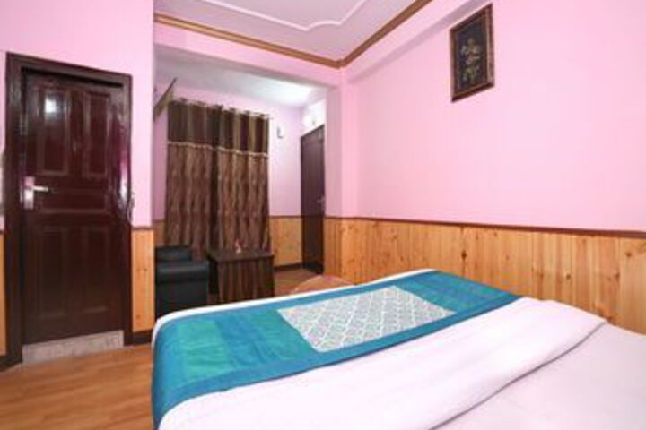 Room 9 of 21
