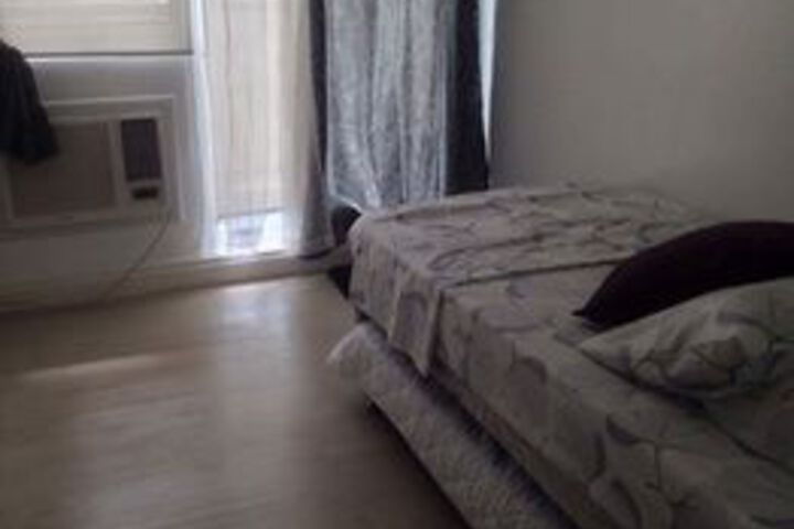 Room 10 of 33