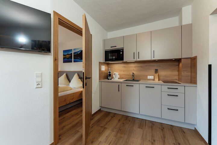 Room 33 of 75