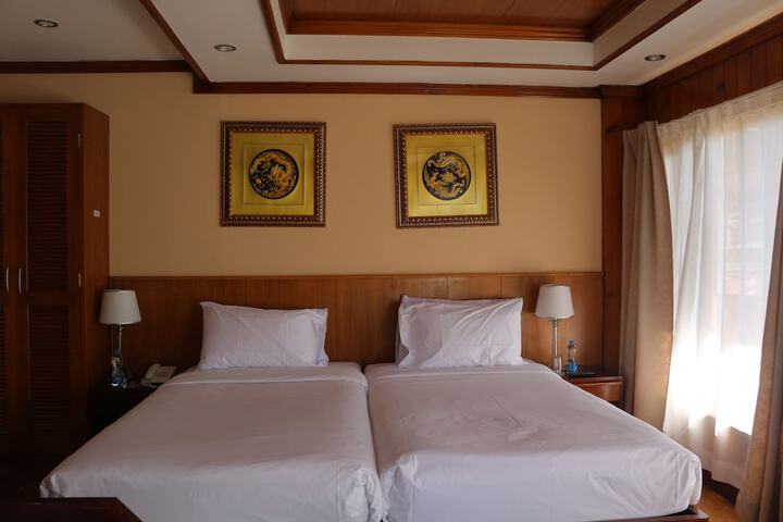 Room 3 of 56