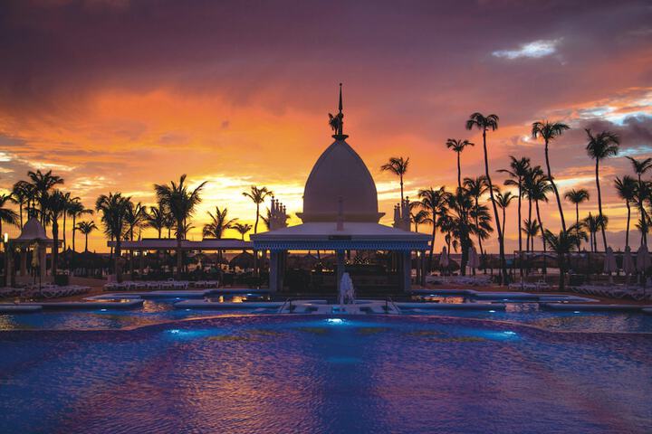 Pool Hotel