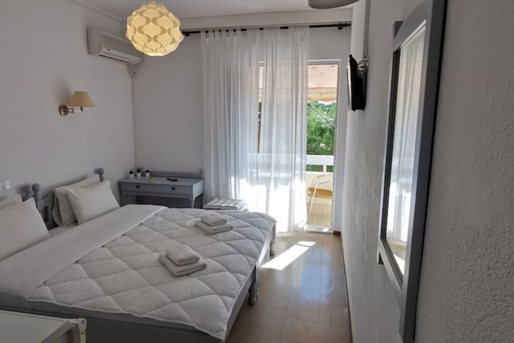 Room 15 of 34