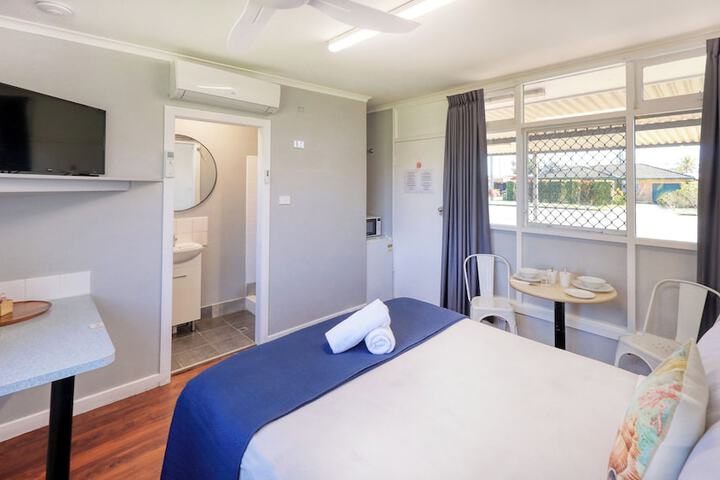 Room 10 of 37