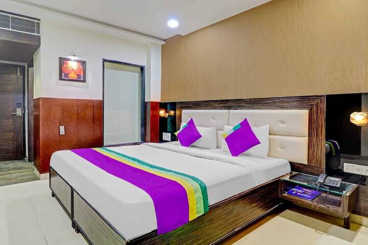 Room 2 of 12