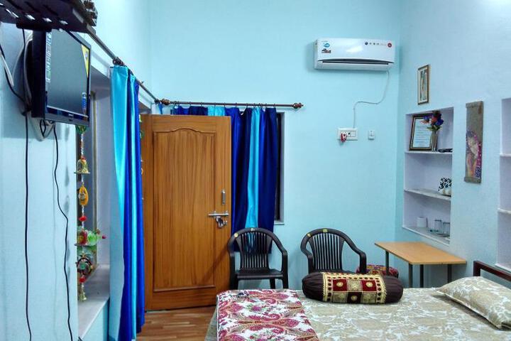 Hotel Jain Residency