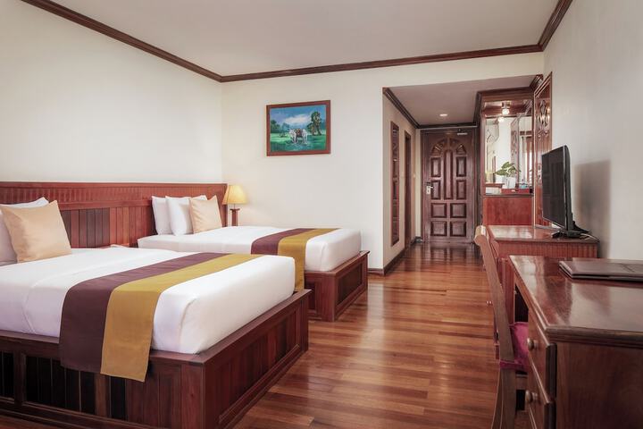 Room 5 of 48