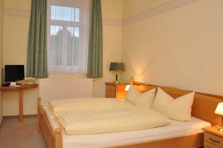 HOTEL & LANDGASTHAUS ZUR GRUENEN ERLE