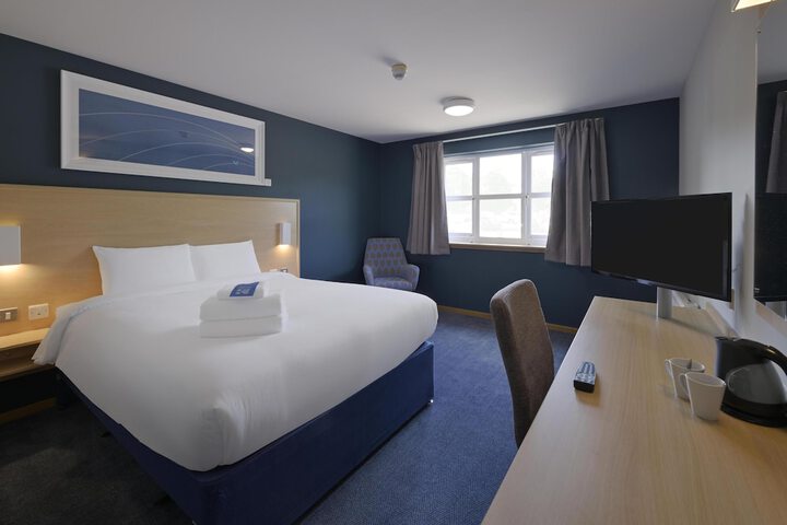 Room 14 of 30