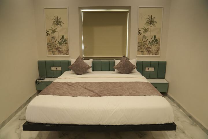 Room 3 of 17