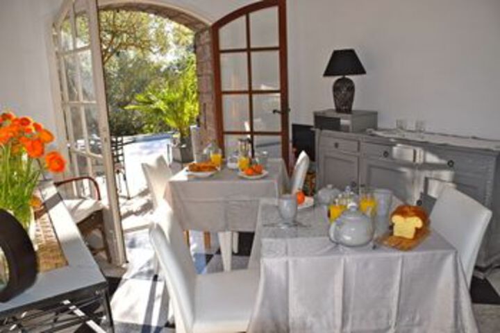 Breakfast/Coffee Service 10 of 45