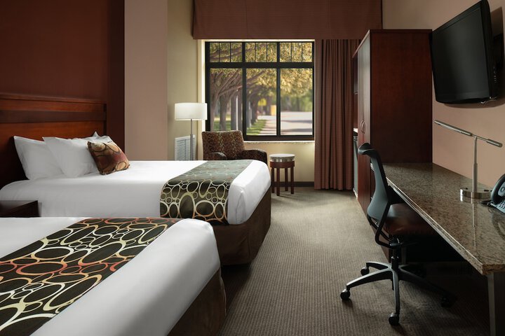 Double Deluxe 2 Queen Beds (1 of 5)