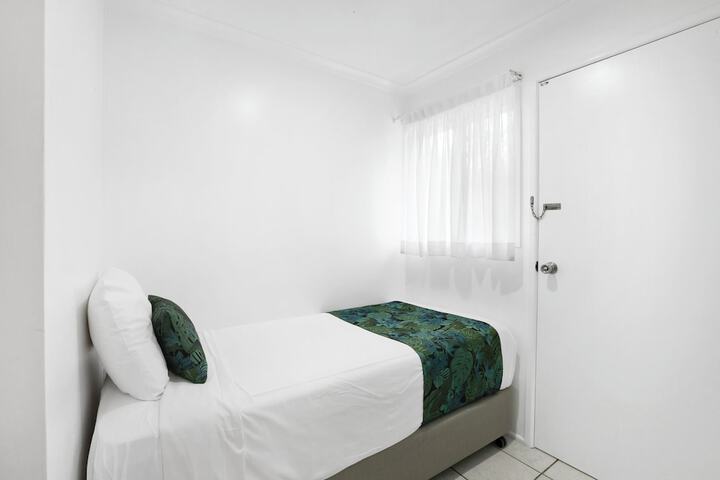 Room 32 of 95