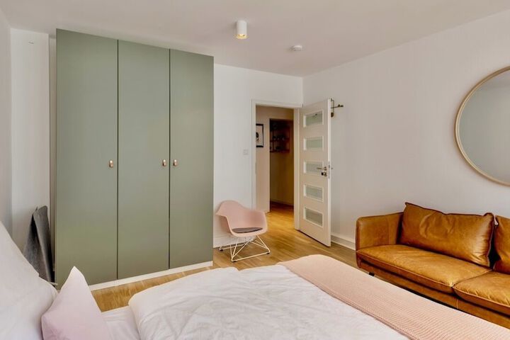 Room 15 of 33