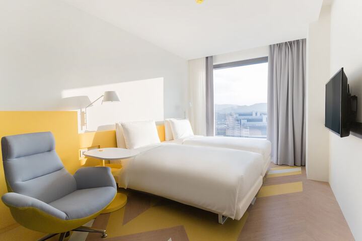 Room 20 of 34