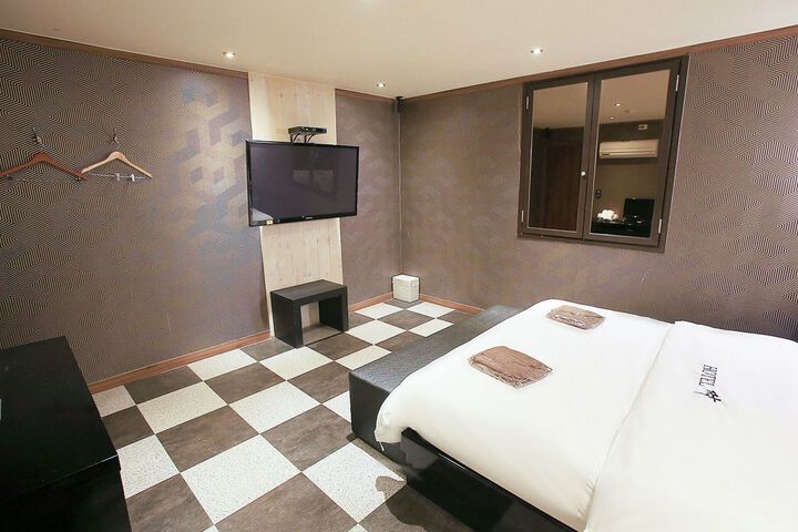 Room 46 of 121