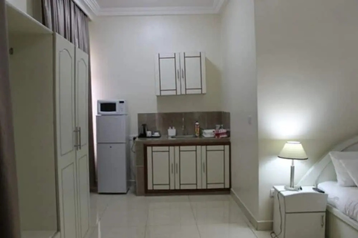 Room 6 of 13