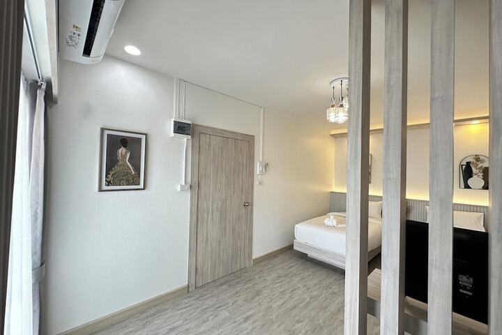 Room 93 of 167