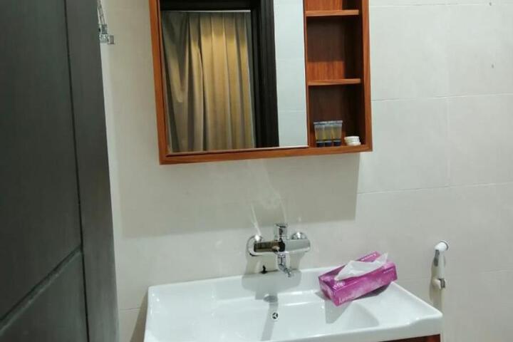 Room 17 of 17