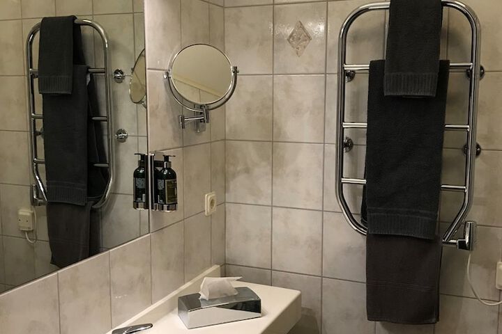 Room 14 of 32