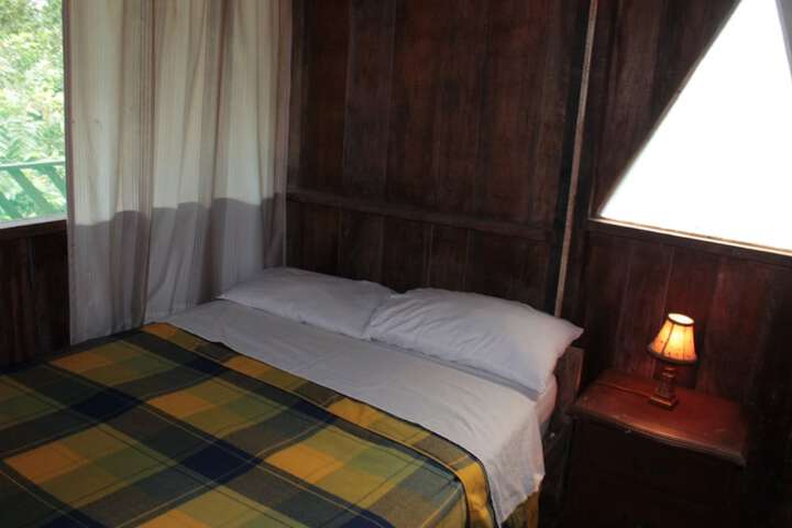 Room 6 of 28