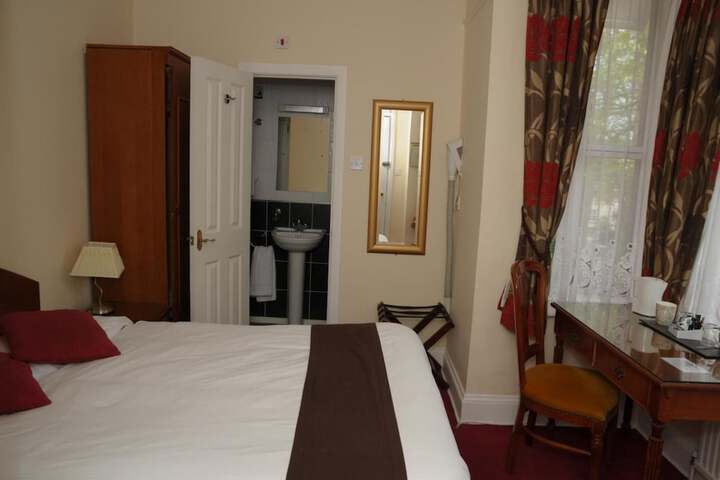 Room 16 of 39