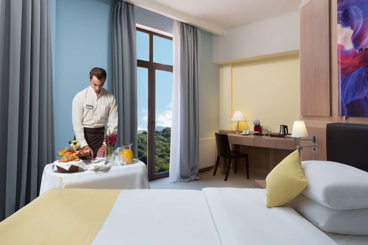 Room 9 of 91