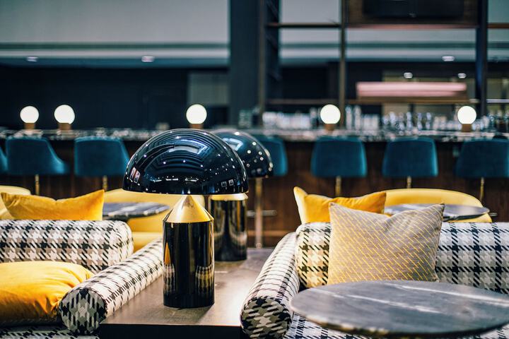 Lobby lounge