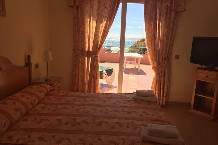 Room 5 of 50