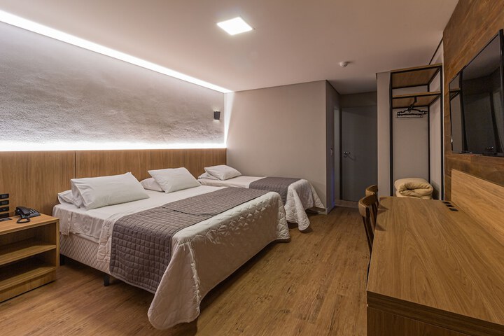 Room 18 of 40