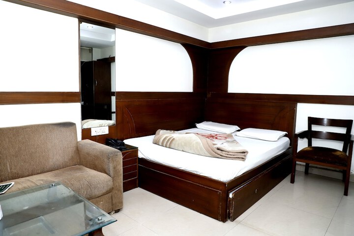 Room 13 of 45