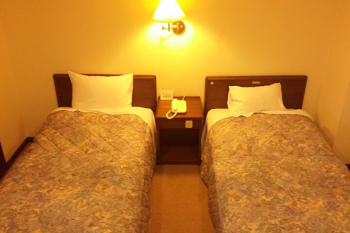Room 13 of 84