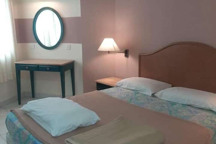 Room 14 of 86