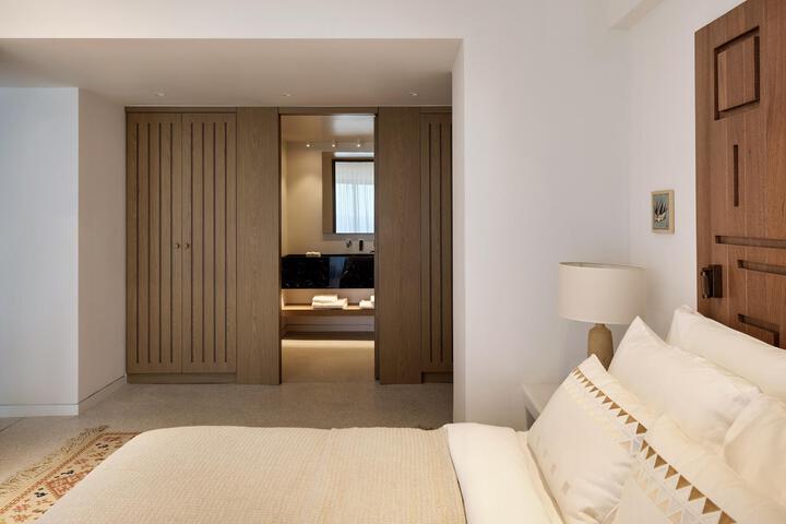 Room 2 of 59