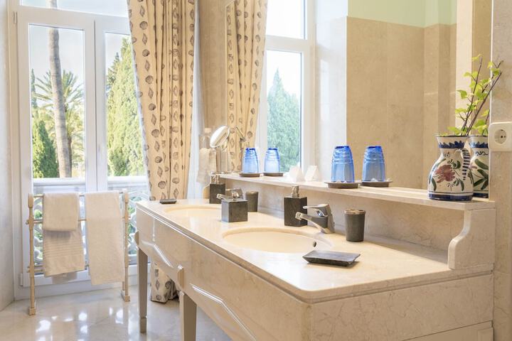 Clean Restrooms