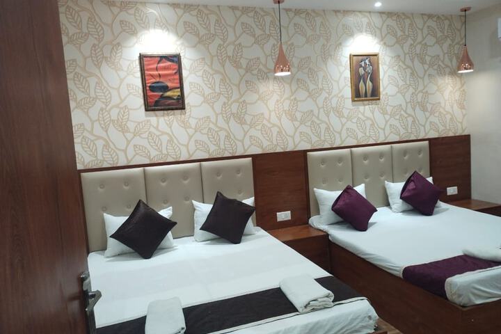 Room 5 of 18